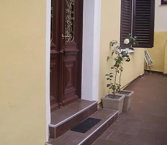 Vuzar Apartmán *