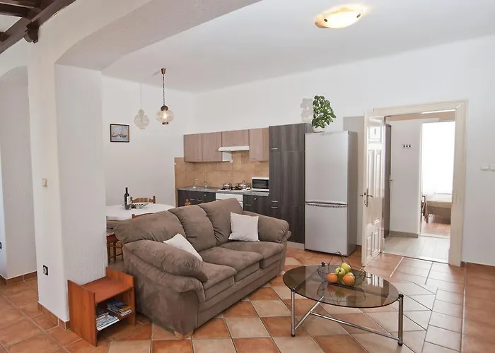 Vuzar Apartmán *